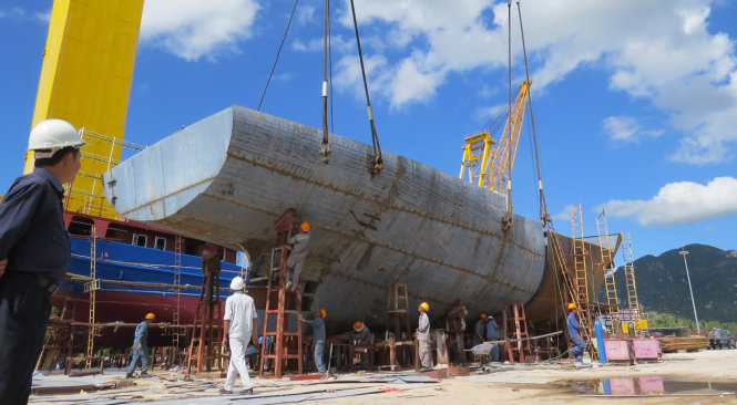 Đóng tàu Cam Ranh đặt ky đóng mới tàu dịch vụ hậu cần nghề cá cho ngư dân Ninh Thuận